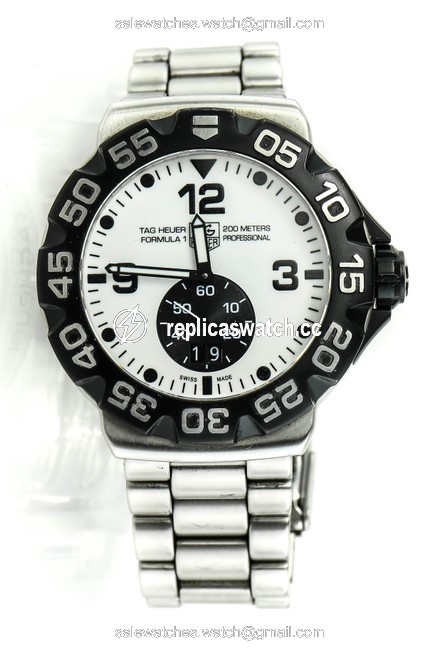 TAG Heuer Titanium and Stainless Steel Formula 1 Grande Date Wah1011 Watch TAG Heuer Titanium and Stainless Steel Formula 1 Grande Date Wah1011 Watch