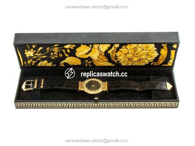 Versace Black/Gold Box Vintage Medusa Plated Quartz Watch Versace Black/Gold Box Vintage Medusa Plated Quartz Watch