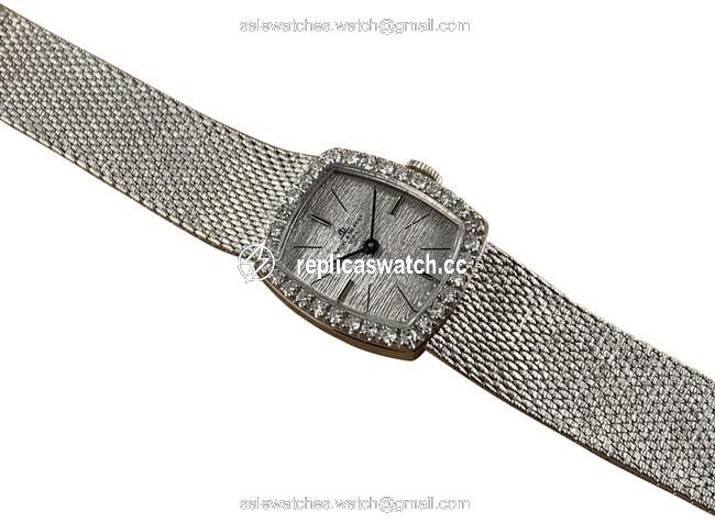 Baume & Mercier White Gold Ladys Vintage 14k Gold/Diamond Hand-wind Watch Baume & Mercier White Gold Ladys Vintage 14k Gold/Diamond Hand-wind Watch