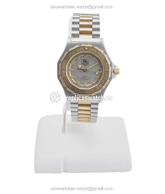 TAG Heuer 934.213 Professional Stainless Steel Quartz (150667) Watch TAG Heuer 934.213 Professional Stainless Steel Quartz (150667) Watch