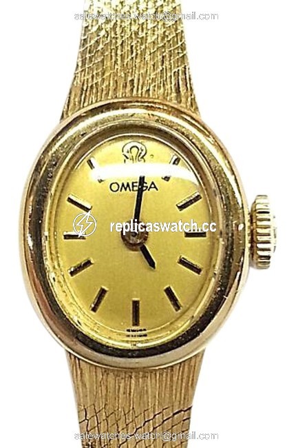 Omega Vintage 14 Karat Yellow Gold Mechanical Movement Watch Omega Vintage 14 Karat Yellow Gold Mechanical Movement Watch