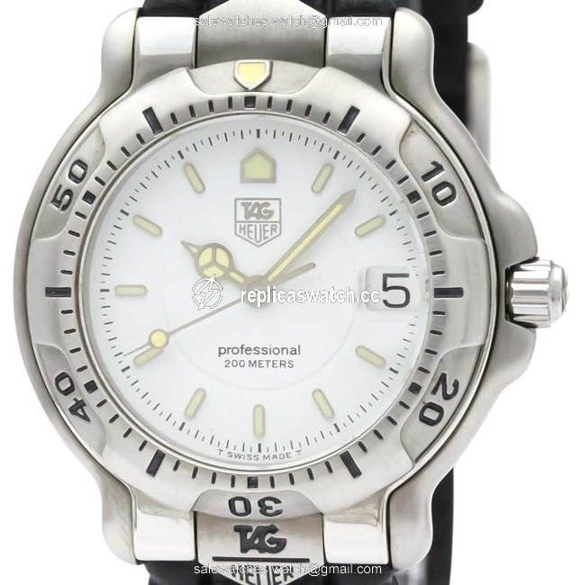 TAG Heuer 6000 Series Quartz Stainless Steel Mens Sports Wh1211 Watch TAG Heuer 6000 Series Quartz Stainless Steel Mens Sports Wh1211 Watch