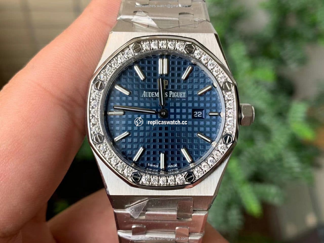 Lady Royal Oak 33mm YG JF 1:1 Best Edition Blue Dial Diamonds Bezel on SS Bracelet Swiss Quartz Lady Royal Oak 33mm YG JF 1:1 Best Edition Blue Dial Diamonds Bezel on SS Bracelet Swiss Quartz