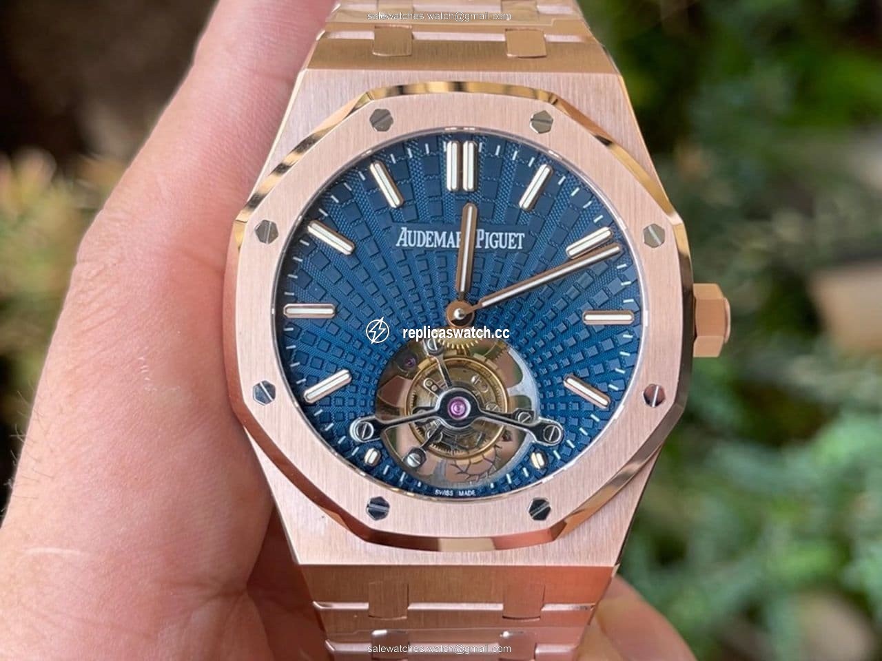 Royal Oak PVD Tourbillon R8F v2 Best Edition Gold Sunburst Tapisserie Dial on PVD Bracelet Royal Oak PVD Tourbillon R8F v2 Best Edition Gold Sunburst Tapisserie Dial on PVD Bracelet