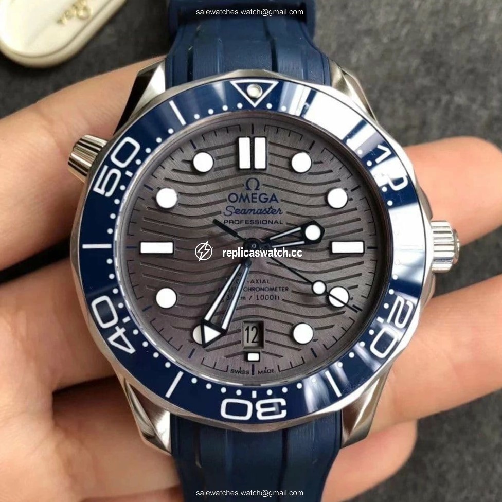Seamaster Diver 300M SS/YW VSF 1:1 Best Edition YG Bezel Grey Dial on Blue Rubber Strap A8800 Seamaster Diver 300M SS/YW VSF 1:1 Best Edition YG Bezel Grey Dial on Blue Rubber Strap A8800