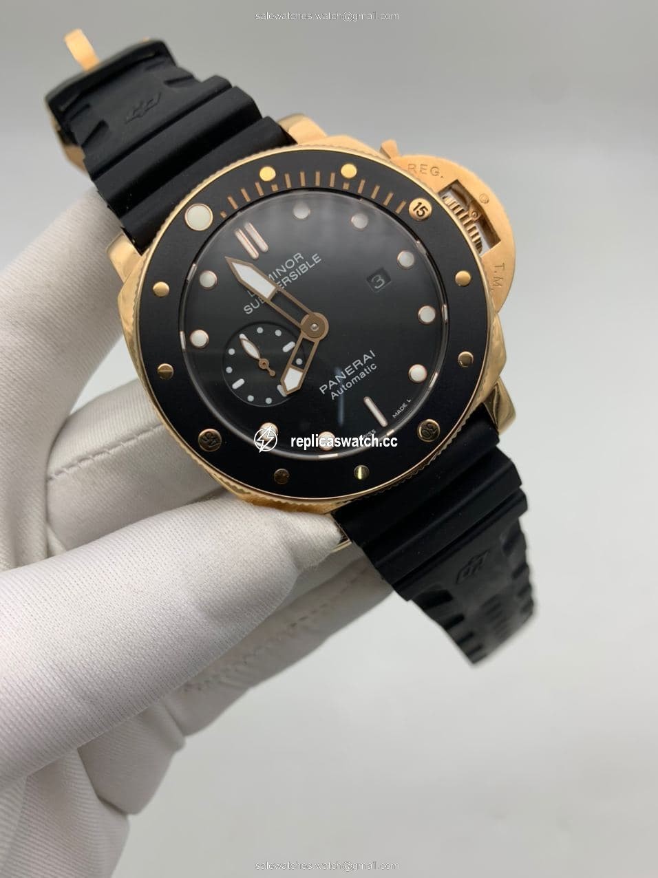 Panerai Submersible Automatic Gold Case on Black Rubber Strap Panerai Submersible Automatic Gold Case on Black Rubber Strap