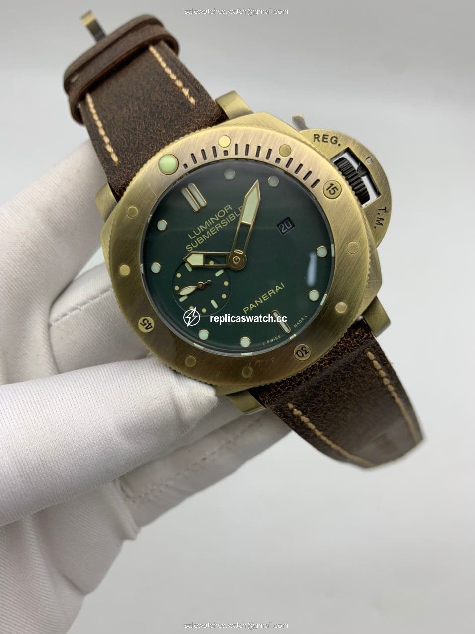 Panerai Submersible Automatic Bronze Green Dial on Brown Leather Strap Panerai Submersible Automatic Bronze Green Dial on Brown Leather Strap