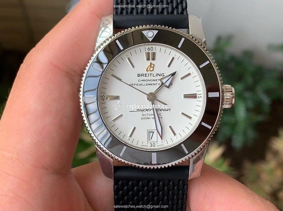 SuperOcean Heritage ii 42mm SS GF 1:1 Best Edition White Dial Black Bezel on Black Rubber Strap V2 SuperOcean Heritage ii 42mm SS GF 1:1 Best Edition White Dial Black Bezel on Black Rubber Strap V2