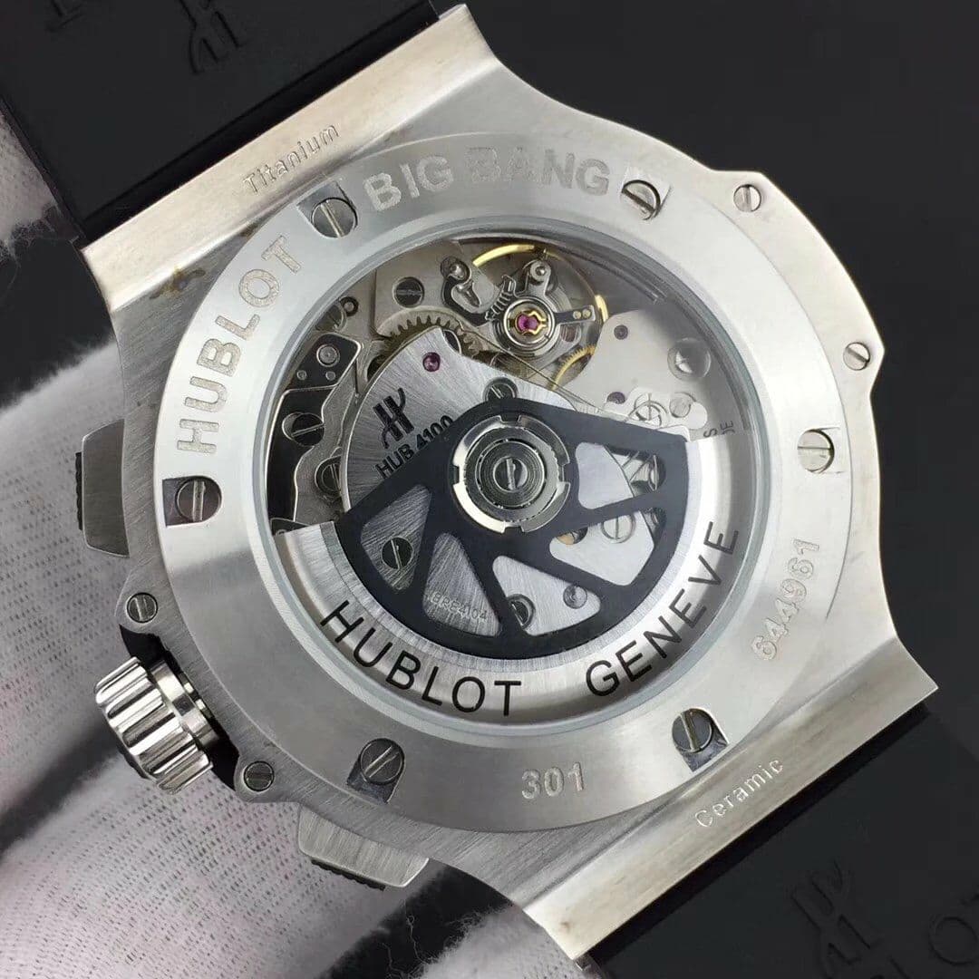 Big Bang Evolution 44mm SS Black Dial on Black Rubber Strap HUB4104 Big Bang Evolution 44mm SS Black Dial on Black Rubber Strap HUB4104