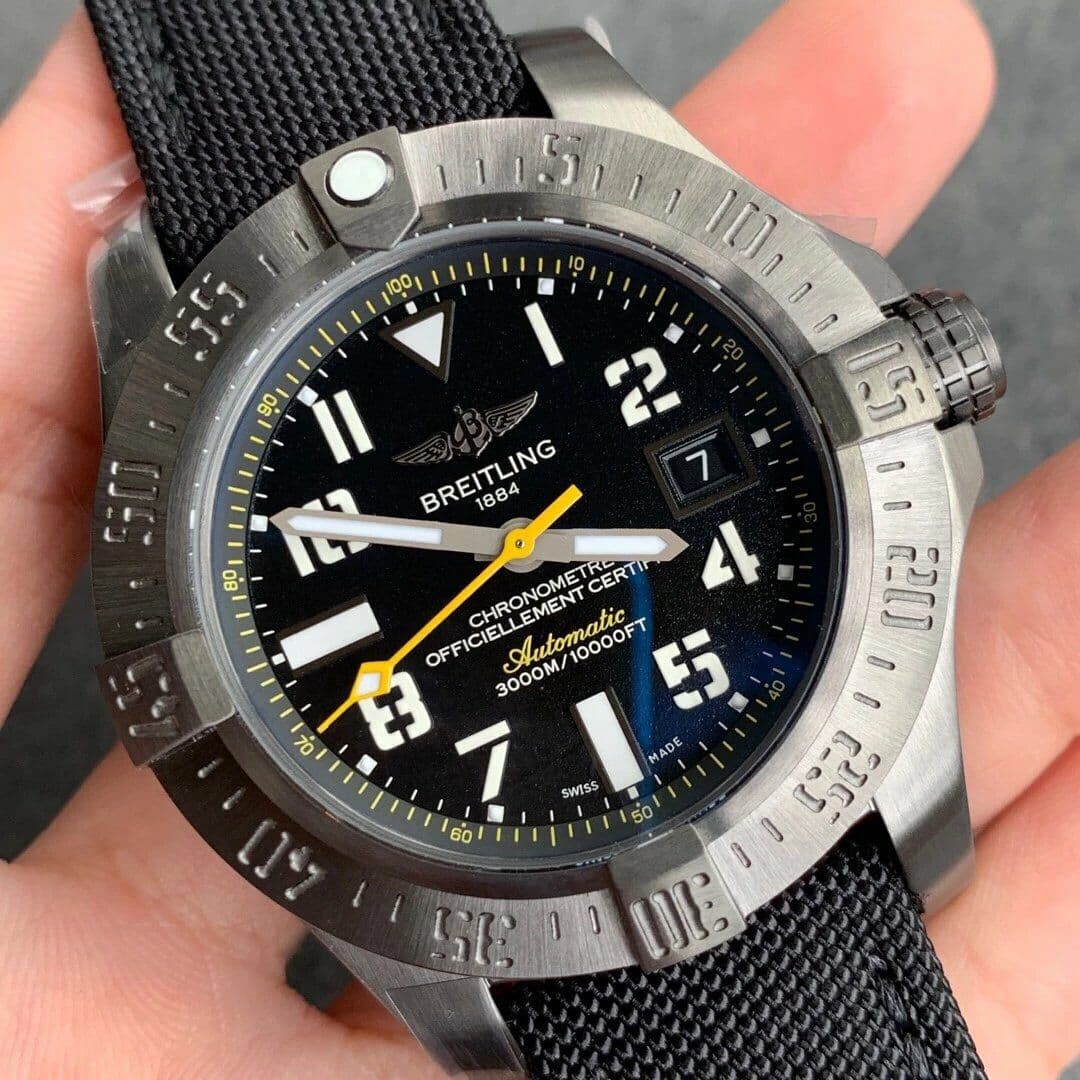 Breitling Avenger GMT 45mm DLC/NY/YL White/Num GF A2824 Breitling Avenger GMT 45mm DLC/NY/YL White/Num GF A2824