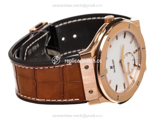 Hublot Rose Gold 501247 Classic Fusion 33mm Watch Hublot Rose Gold 501247 Classic Fusion 33mm Watch