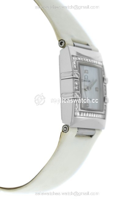Omega Silver Ladies Constellation Quadra 1835.76.56 Quartz Mop Diam Watch Omega Silver Ladies Constellation Quadra 1835.76.56 Quartz Mop Diam Watch