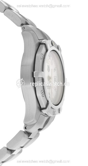 TAG Heuer Silver Ladies Wn1311-0 Steel Date 200m Quartz 28mm Watch TAG Heuer Silver Ladies Wn1311-0 Steel Date 200m Quartz 28mm Watch