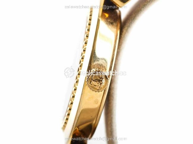 Versace Red/Gold Medusa Womens Vanity Watch Versace Red/Gold Medusa Womens Vanity Watch