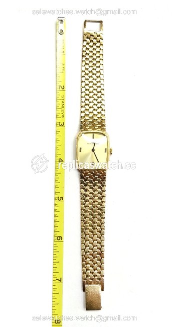 Baume & Mercier Geneve Vintage 14 Karat Yellow Gold Watch Baume & Mercier Geneve Vintage 14 Karat Yellow Gold Watch