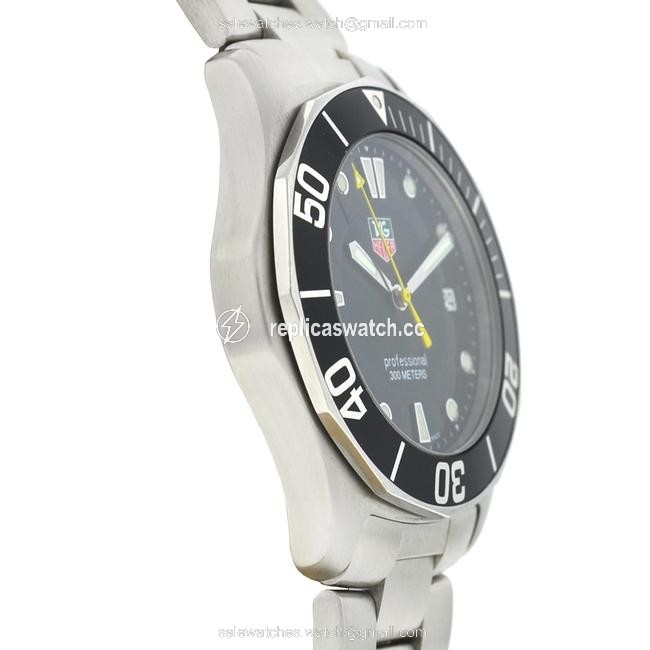 TAG Heuer Black Wab1110 Aquaracer Dial Quartz Stainless Steel Watch TAG Heuer Black Wab1110 Aquaracer Dial Quartz Stainless Steel Watch