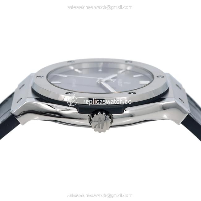 Hublot Grey Classic Fusion Racing 511.nx 45mm Silver Dial with Leather Watch Hublot Grey Classic Fusion Racing 511.nx 45mm Silver Dial with Leather Watch