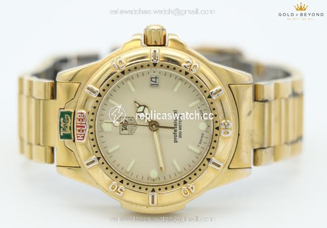 TAG Heuer Champage/ Gold Plated 4000 Series Professional 994.713k Watch TAG Heuer Champage/ Gold Plated 4000 Series Professional 994.713k Watch