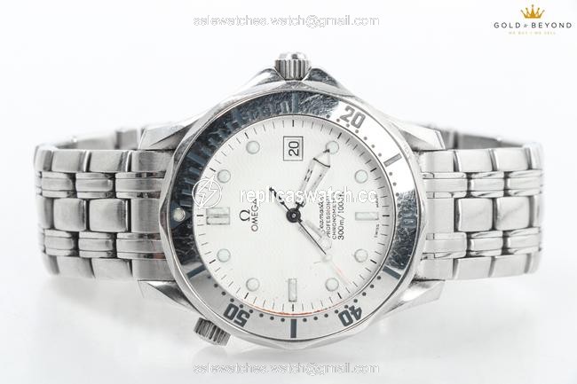 Omega White/ Stainless Steel Seamaster Diver 300m Chronometer 210.30.42.20.04.001 Watch Omega White/ Stainless Steel Seamaster Diver 300m Chronometer 210.30.42.20.04.001 Watch