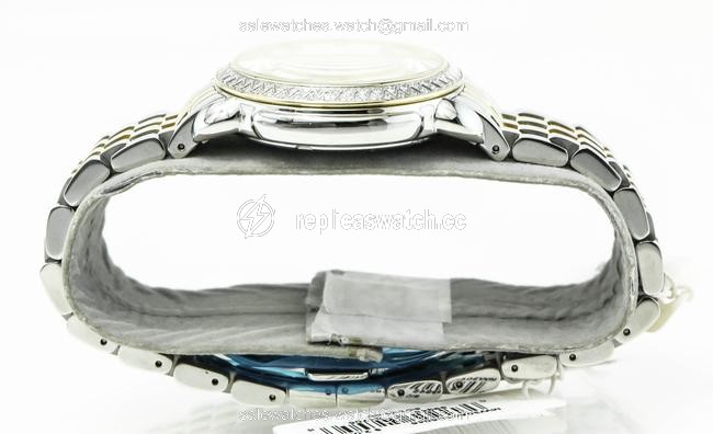 Michele Two Tone / Stainless Steel/ Gold Plated Condition Sidney Diamonds Chronograph Ladies Watch Michele Two Tone / Stainless Steel/ Gold Plated Condition Sidney Diamonds Chronograph Ladies Watch