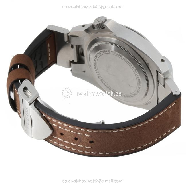Tudor Black Bay P01 Mens 70150 Stainless Steel Dial Watch Tudor Black Bay P01 Mens 70150 Stainless Steel Dial Watch