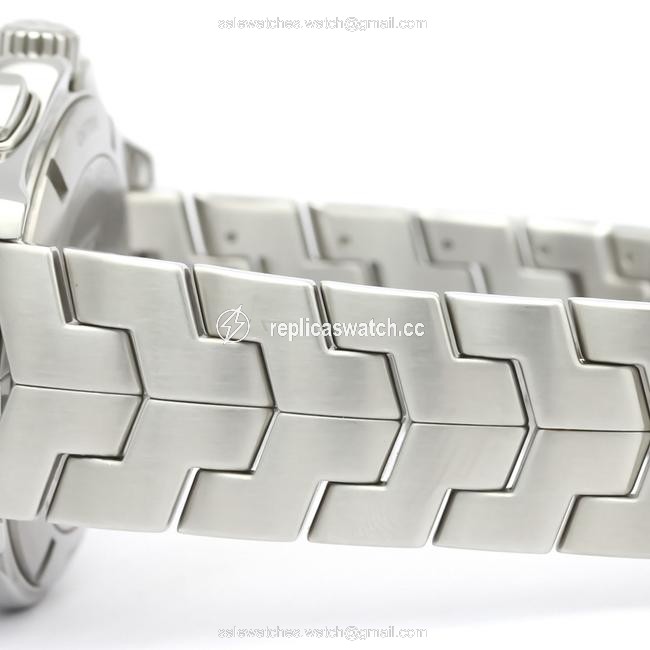 TAG Heuer Link Quartz Stainless Steel Mens Sports Cat7010 Watch TAG Heuer Link Quartz Stainless Steel Mens Sports Cat7010 Watch