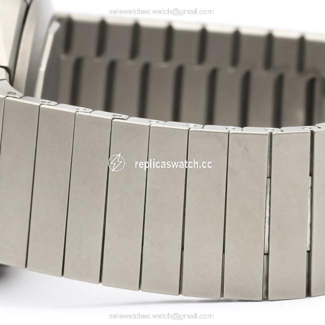 IWC Porsche Design Titanium Mens Sports Watch IWC Porsche Design Titanium Mens Sports Watch