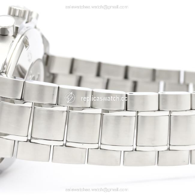 Omega Speedmaster Date Steel Mens 3210.51 Watch Omega Speedmaster Date Steel Mens 3210.51 Watch