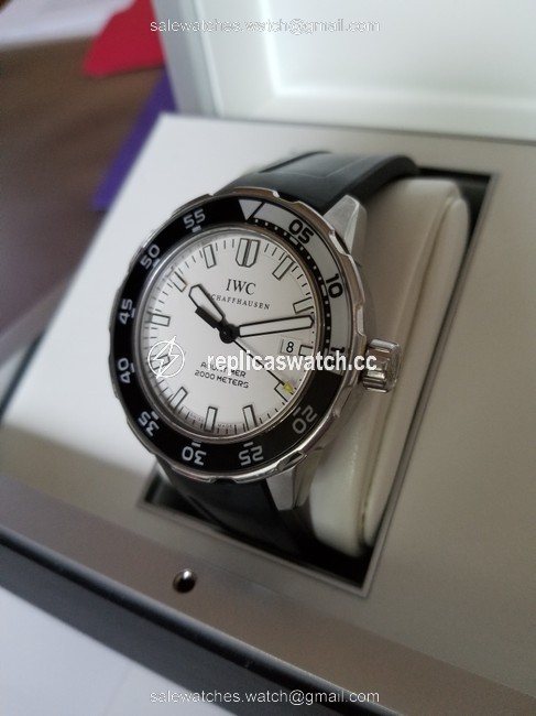IWC Black Aquatimer Dial Rubber Strap Mens Iw 3568-11 Watch IWC Black Aquatimer Dial Rubber Strap Mens Iw 3568-11 Watch