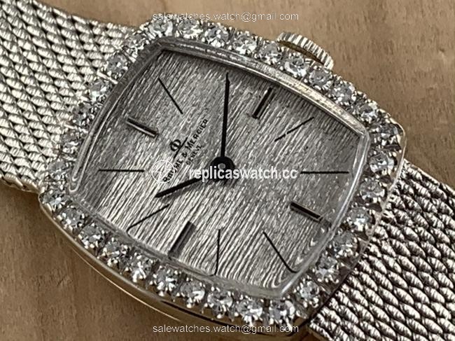 Baume & Mercier White Gold Ladys Vintage 14k Gold/Diamond Hand-wind Watch Baume & Mercier White Gold Ladys Vintage 14k Gold/Diamond Hand-wind Watch