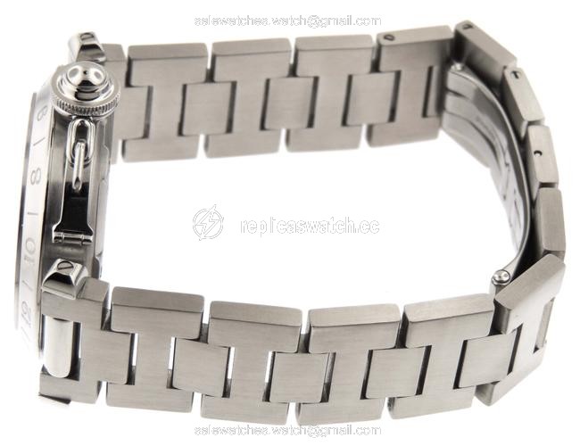 Cartier Silver Mint Pasha C Gmt Globe Stainless Steel 35mm Date Watch Cartier Silver Mint Pasha C Gmt Globe Stainless Steel 35mm Date Watch