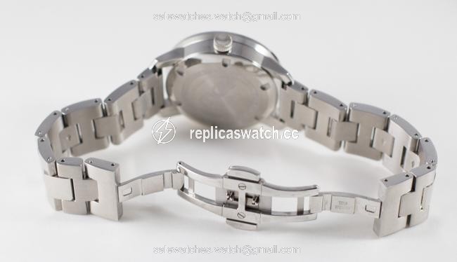 Movado Silver Bold Ladies/Unisex Silvertone Bracelet 90 Diamonds 360014 Watch Movado Silver Bold Ladies/Unisex Silvertone Bracelet 90 Diamonds 360014 Watch