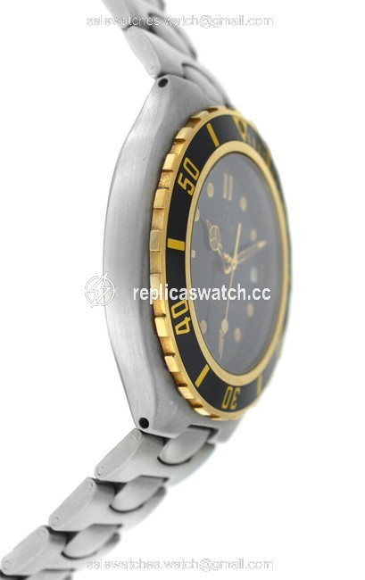 Omega Gold Silver Seamaster Professional Unisex Stainless Steel 37mm Quartz Watch Omega Gold Silver Seamaster Professional Unisex Stainless Steel 37mm Quartz Watch