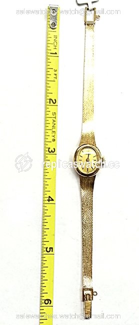 Omega Vintage 14 Karat Yellow Gold Mechanical Movement Watch Omega Vintage 14 Karat Yellow Gold Mechanical Movement Watch