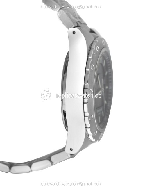 Raymond Weil Silver Sport 8400-st-20001 Mens Stainless Steel 44mm Quartz Watch Raymond Weil Silver Sport 8400-st-20001 Mens Stainless Steel 44mm Quartz Watch