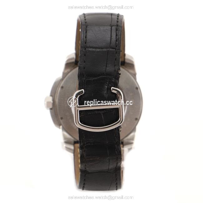 Cartier Silver Calibre De Stainless Steel and Alligator 42 Watch Cartier Silver Calibre De Stainless Steel and Alligator 42 Watch