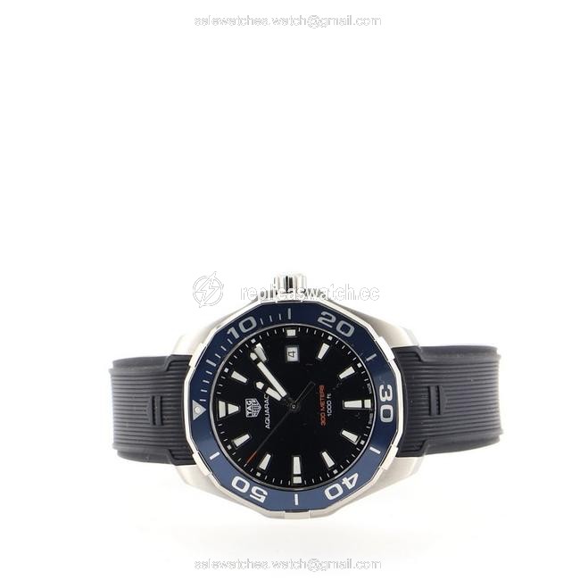 TAG Heuer Blue Aquaracer 300m Quartz Stainless Steel and Rubber 45 Watch TAG Heuer Blue Aquaracer 300m Quartz Stainless Steel and Rubber 45 Watch