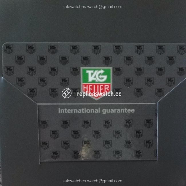 TAG Heuer Silver 4000 Professional Unisex Watch TAG Heuer Silver 4000 Professional Unisex Watch