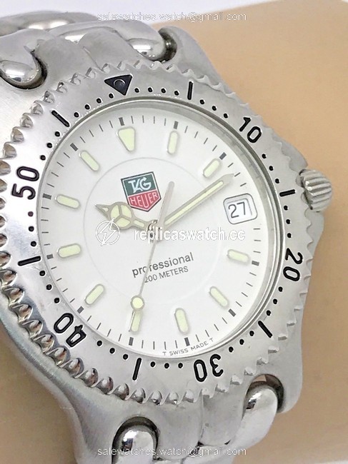 TAG Heuer Silver Professional Wg1112 White Dial Stainless Swiss Mens Watch TAG Heuer Silver Professional Wg1112 White Dial Stainless Swiss Mens Watch