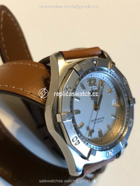 TAG Heuer Silver Wk1112 Professional 200m Watch TAG Heuer Silver Wk1112 Professional 200m Watch
