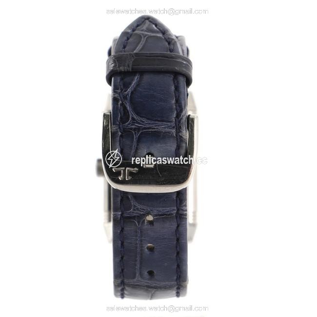 Jaeger-LeCoultre Reverso Classic Manual Stainless Steel and Alligator Small Watch Jaeger-LeCoultre Reverso Classic Manual Stainless Steel and Alligator Small Watch