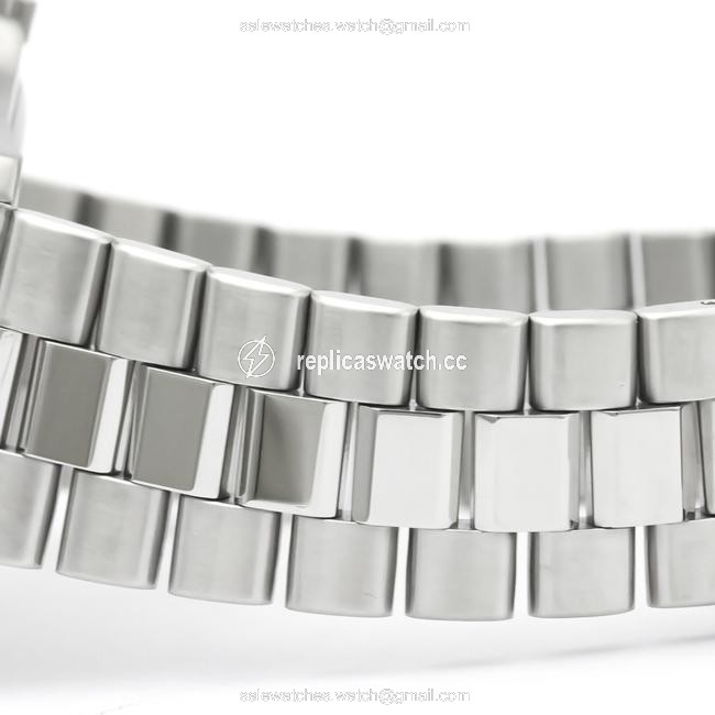 TAG Heuer 2000 Series Quartz Stainless Steel Mens Sports Wk1112 Watch TAG Heuer 2000 Series Quartz Stainless Steel Mens Sports Wk1112 Watch