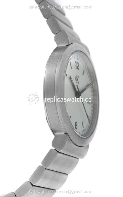 Calvin Klein Silver Unisex K2121 Steel Date Quartz 31mm Watch Calvin Klein Silver Unisex K2121 Steel Date Quartz 31mm Watch