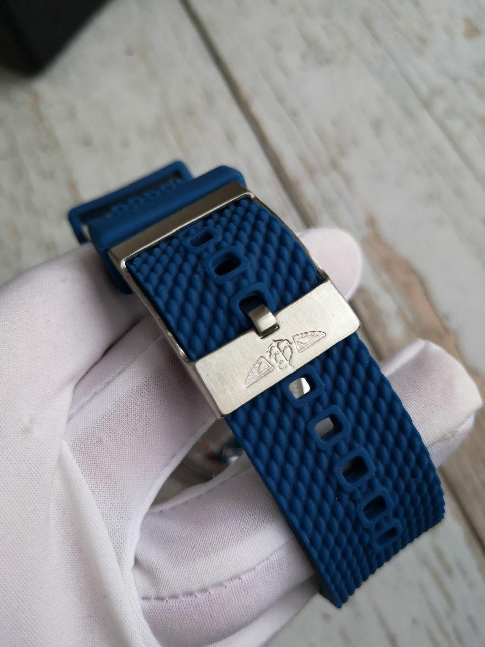 Breitling Chronometr Blue Rubber Strap