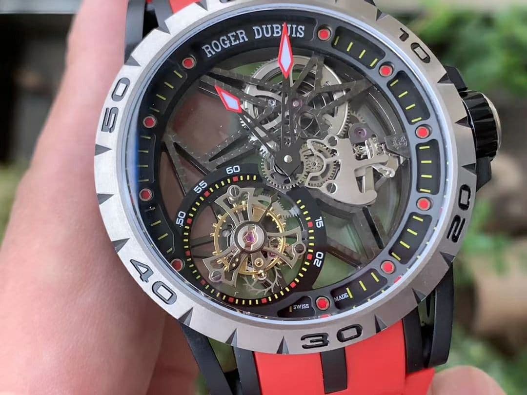 Roger Dubuis G041C - Excalibur Spider Skele Flying Tourb TI/RU Red BBR Roger Dubuis G041C - Excalibur Spider Skele Flying Tourb TI/RU Red BBR