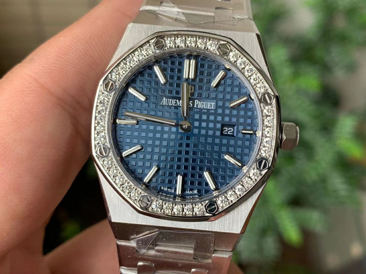 Lady Royal Oak 33mm YG JF 1:1 Best Edition Blue Dial Diamonds Bezel on SS Bracelet Swiss Quartz Lady Royal Oak 33mm YG JF 1:1 Best Edition Blue Dial Diamonds Bezel on SS Bracelet Swiss Quartz