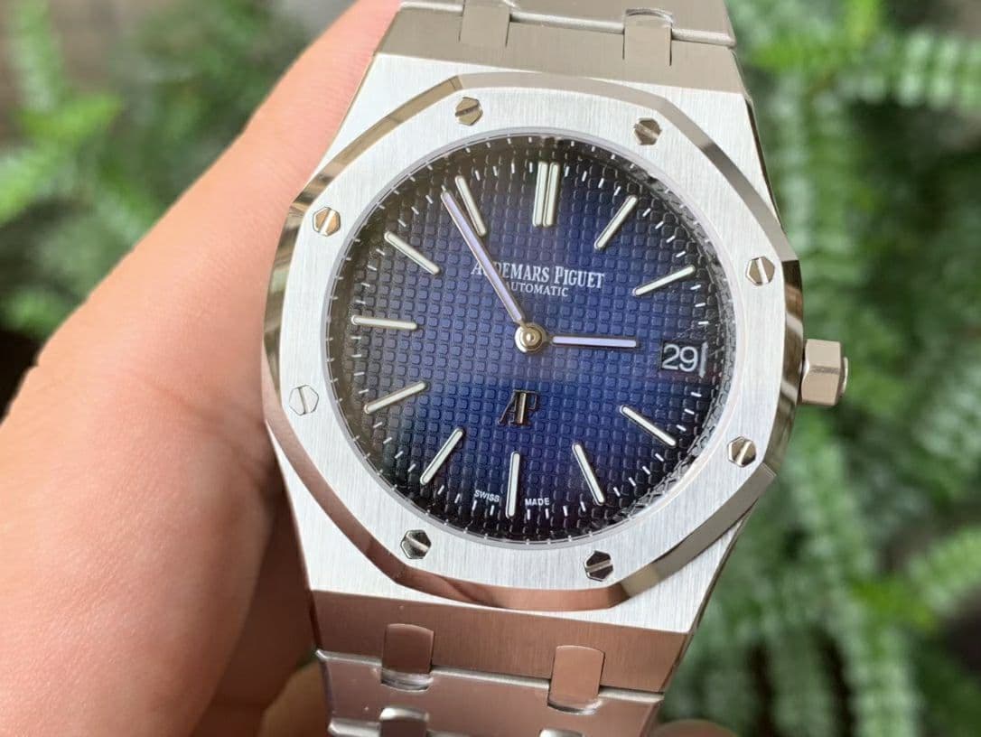 AP0634B - Royal Oak Jumbo 15202IP SS/SS Smoked Blue KZF A2121 AP0634B - Royal Oak Jumbo 15202IP SS/SS Smoked Blue KZF A2121