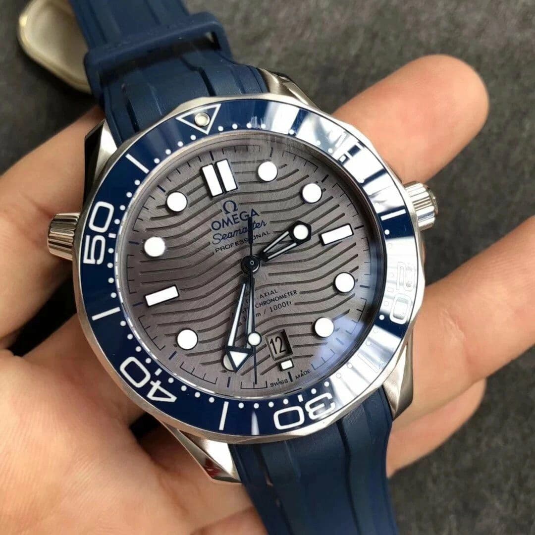 Seamaster Diver 300M SS/YW VSF 1:1 Best Edition YG Bezel Grey Dial on Blue Rubber Strap A8800 Seamaster Diver 300M SS/YW VSF 1:1 Best Edition YG Bezel Grey Dial on Blue Rubber Strap A8800