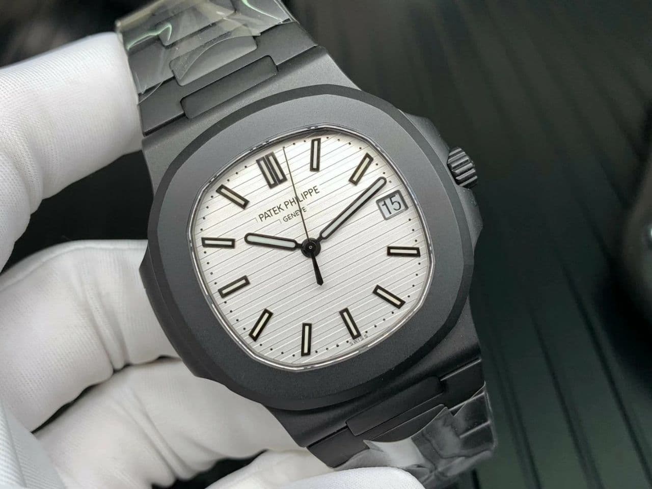 Nautilus 5711 PVD All Black PPF 1:1 Best Edition White Textured Dial on PVD Bracelet 324CS V4 Nautilus 5711 PVD All Black PPF 1:1 Best Edition White Textured Dial on PVD Bracelet 324CS V4