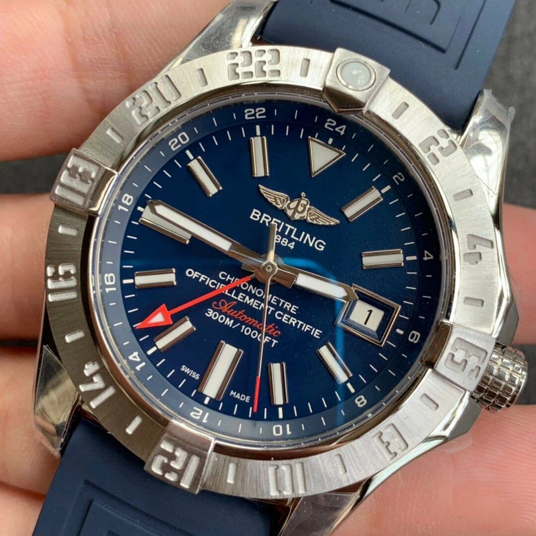 Avenger GMT SS GF 1:1 Best Edition Blue Dial on Blue rubber Strap A2836 V2 Avenger GMT SS GF 1:1 Best Edition Blue Dial on Blue rubber Strap A2836 V2